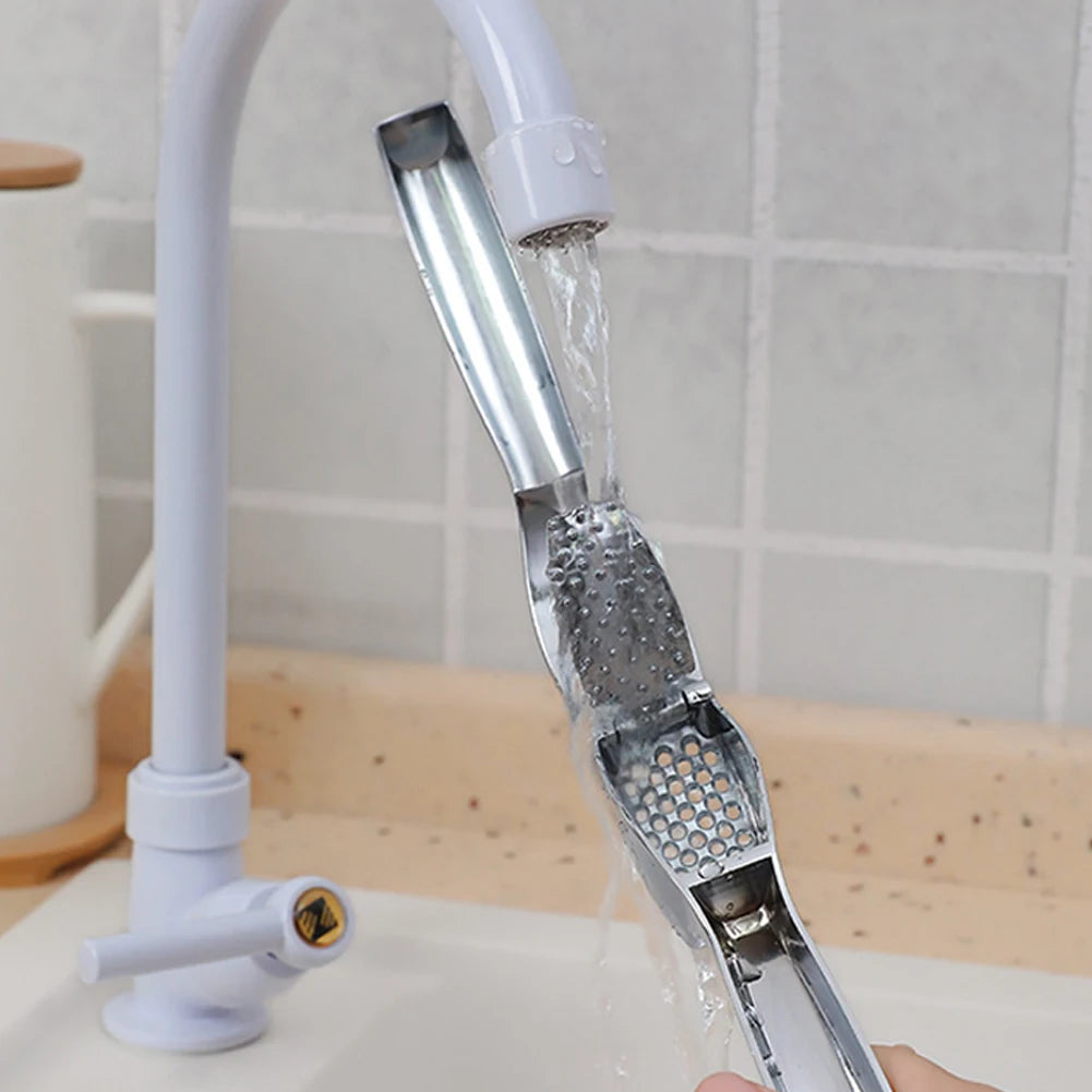 Garlic Crusher Detachable for Easy Cleaning Garlic Mincer Tool with Easy-Squeeze Ergonomic Handle Garlic Masher for Fine Garlic
